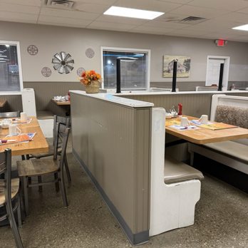 Sunshine Cafe - Seating - American Near Me - Seymour, Indiana Sunshine Cafe - Seating - American Near Me - Seymour, Indiana