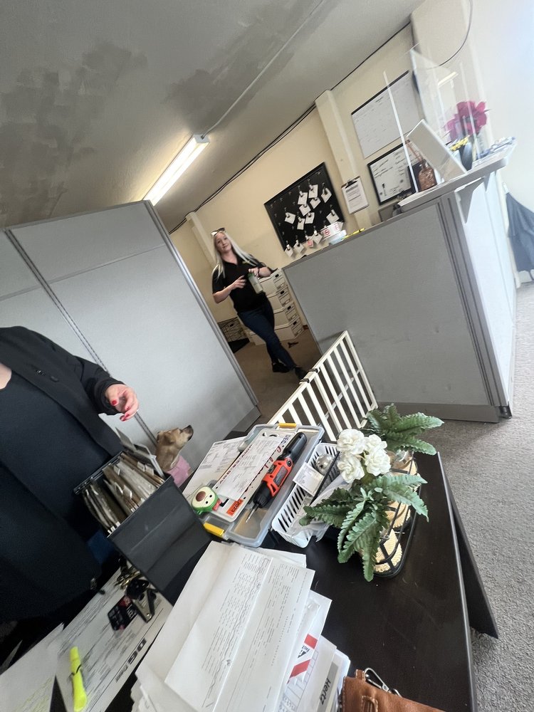 HERTZ RENT A CAR Updated August 2024 27 Reviews 4554 Broad St