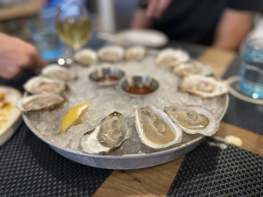 167 Raw Oyster Bar by null
