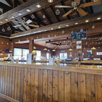 Pindar Vineyards - Wineries Near Me - Peconic, New York