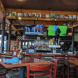 Lu & Carl's Bar and Grille - View of the bar in the center of the space