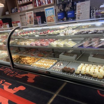 Carlo's Bakery - Desserts - Bakeries Near Me - Hoboken, New Jersey