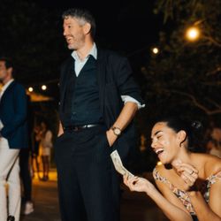 Brandon Smith Entertainer - Strolling magic at a 30th Birthday in Miami Beach