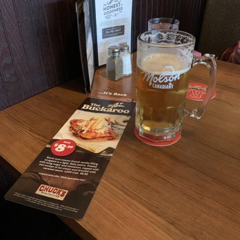 Chuck's Roadhouse Bar And Grill - 30oz beer - Bars Near Me - Aurora, Ontario