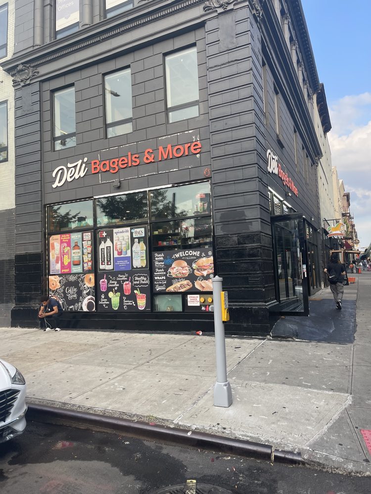 MUNCHIES BAGEL AND MORE Updated July 2024 839 Broadway, New York