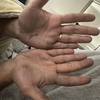 The Cakery - Hands after 24 hours of cutting the cake - Custom Cakes Near Me - Burlingame, California The Cakery - Hands after 24 hours of cutting the cake - Custom Cakes Near Me - Burlingame, California