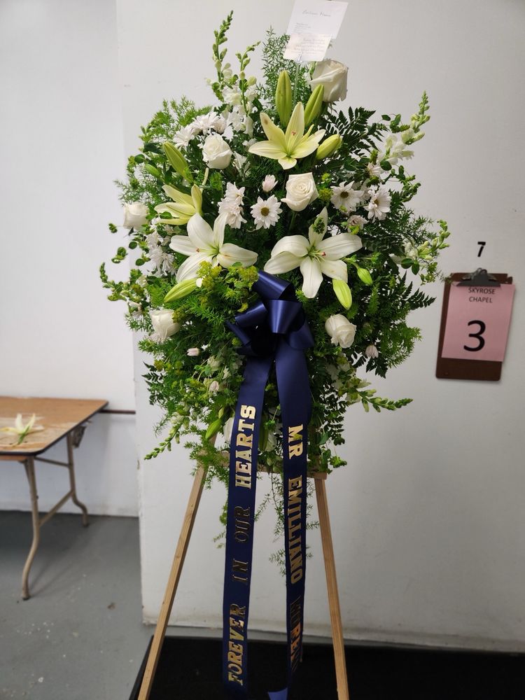 AMIGOS FLOWER SHOP Updated October 2024 208 Photos & 92 Reviews