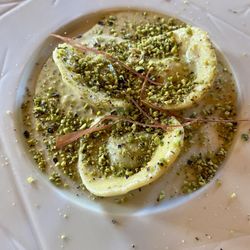 Ristorante Da Antonio / Antonio - Cappellaci filled with ricotta and spinach in pistacchio cream