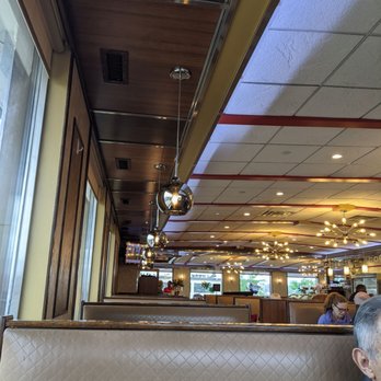 Cross Bay Diner - American Near Me - Howard Beach, New York