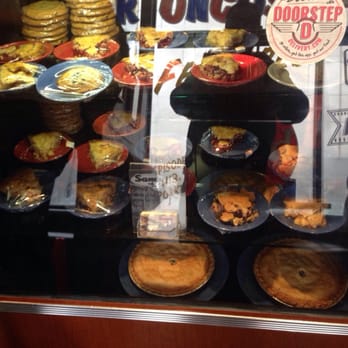 Sam's No 3 - Pie case - Breakfast & Brunch Near Me - Denver, Colorado