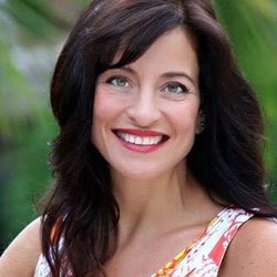 Luxurist Travel Agency - Owner- Estee Gubbay