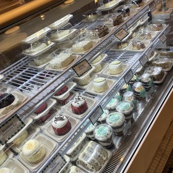 Magnolia Bakery - Display - Bakeries Near Me - New York, New York Magnolia Bakery - Display - Bakeries Near Me - New York, New York