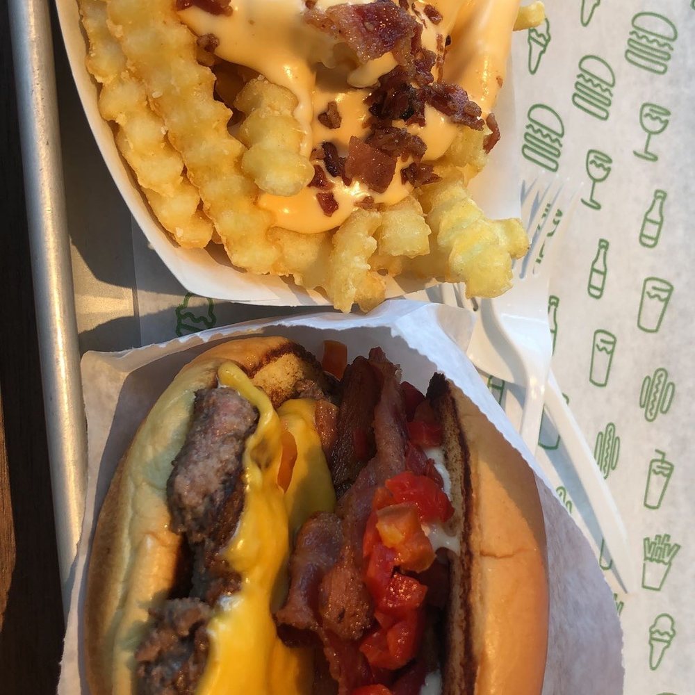 Shake Shack Long Beach - Burgers Near Me - Long Beach, California Shake Shack Long Beach - Burgers Near Me - Long Beach, California