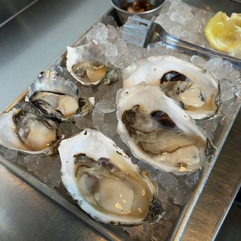 Buoy and Trap Seafood - West and east coast oysters - Seafood Markets Near Me - Truckee, California