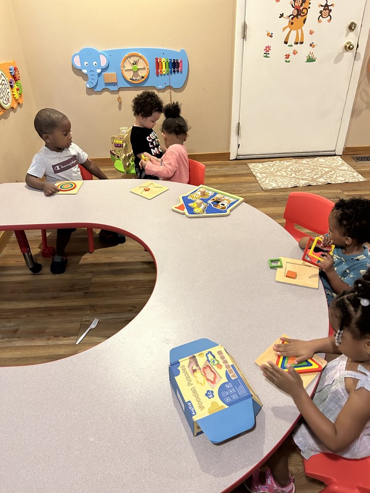 Happy Feet Daycare - childcare center in Champaign, IL