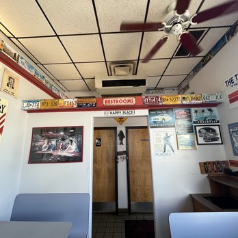 Big Tom's Diner - Dining Area - Barbeque Near Me - Pierre, South Dakota