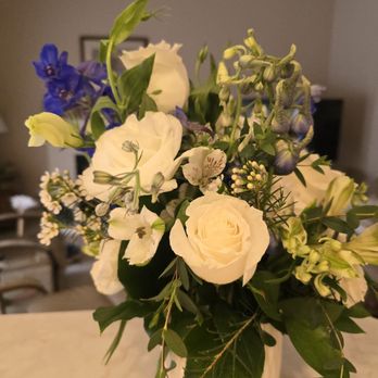 The Flower Company - Beautiful flowers - Florists Near Me - Palm Desert, California The Flower Company - Beautiful flowers - Florists Near Me - Palm Desert, California