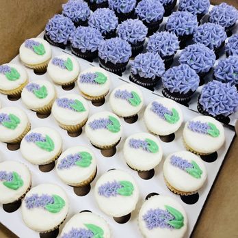 Woodbine Bakery - Mini floral cupcakes - Bakeries Near Me - San Rafael, California Woodbine Bakery - Mini floral cupcakes - Bakeries Near Me - San Rafael, California