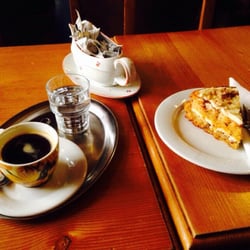 Cafe Ebel Řetězová - Ebel coffee with cardamon, cinnamon and vanilla.