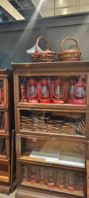 Fannie Q's Saloon - Denali Princess Lodge by null