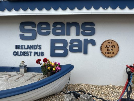Sean's Bar by null