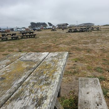 Half Moon Bay State Beach - Picnic tables - Beaches Near Me - Half Moon Bay, California