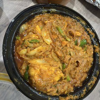 Momo Masala - Chicken vindaloo - Indian Near Me - Boston, Massachusetts