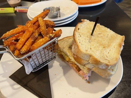 110 Grill, 136 Marketplace Blvd, Rochester, NH 03867, US