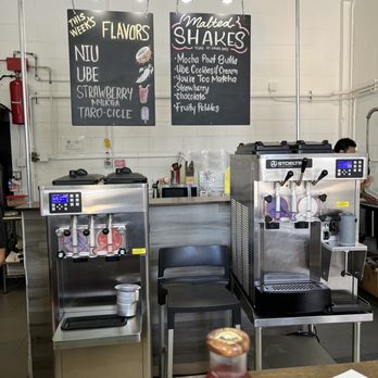 Niu Soft Serve - Inside nui - Desserts Near Me - Honolulu, Hawaii