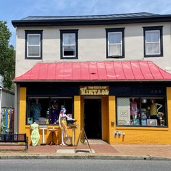 All The Rage Vintage - Things are always happening at All the Rage Vintage!