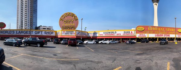 Accessible Parking - Plenty of parking for everyone! Being the World's Largest Gift Shop, The Bonanza Gift shop has more than plenty of parking spaces to accommodate the gift shop's customers.
