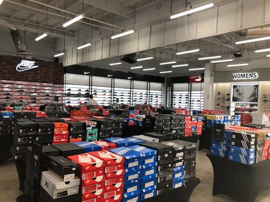 shoe palace clearance store