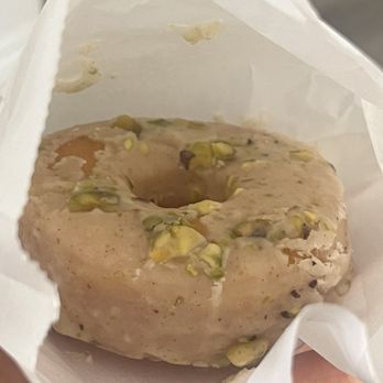 OUI MELROSE - Rose pistachio donut - Sandwiches Near Me - Los Angeles, California OUI MELROSE - Rose pistachio donut - Sandwiches Near Me - Los Angeles, California