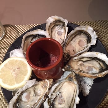 Les Cocottes - Thee oysters! So nice, clean and refreshing! - Bistros Near Me - Paris, 01