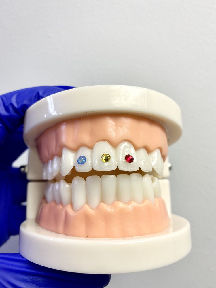 SIMPLY BRIGHT SMILES Updated October 2024 5295 Greenwich Rd