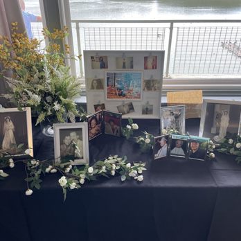 Flowers and Events by Dani - Remembrance table - Party & Event Planning Near Me - San Bruno, California Flowers and Events by Dani - Remembrance table - Party & Event Planning Near Me - San Bruno, California