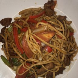 Tallarín Saltado