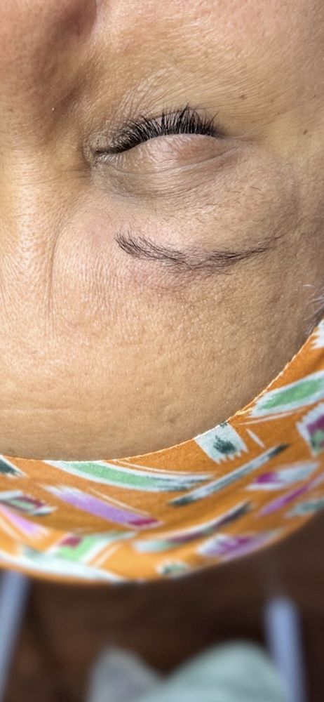 Liyu’s Brow Logo