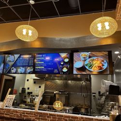 四姐 Noodle Express - Open kitchen