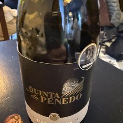O Bairro - Fabulous red wine