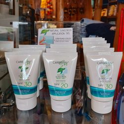 Woody Hut - All natural sunscreen. Travel friendly size, reef save