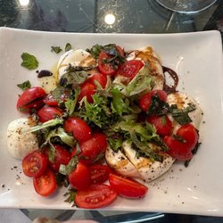 Club Nibbles - Caprese salad