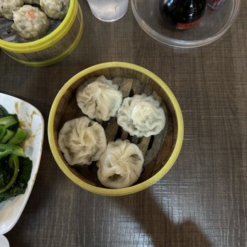 Four Seasons Chinese Restaurant - Shanghai Style Dumpling (Xiao Long Bao). - Dim Sum Near Me - Clovis, California Four Seasons Chinese Restaurant - Shanghai Style Dumpling (Xiao Long Bao). - Dim Sum Near Me - Clovis, California