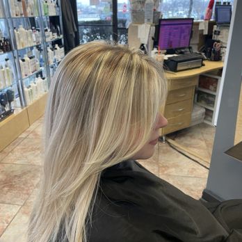 Top Nails - Gorgeous highlights/lowlights with minimal toner if any..... - Nail Salons Near Me - Tinley Park, Illinois