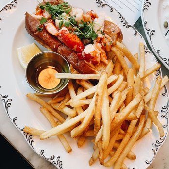 Loch Bar - Lobster Roll - Seafood Near Me - Baltimore, Maryland Loch Bar - Lobster Roll - Seafood Near Me - Baltimore, Maryland