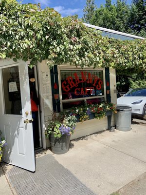 Granny's Cafe by null