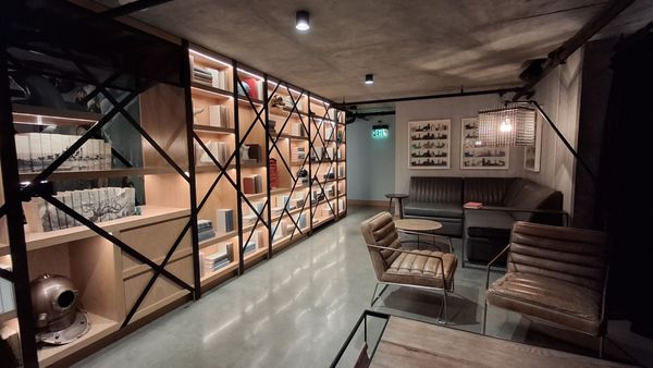 Moxy San Diego Downtown/Gaslamp Quarter by null