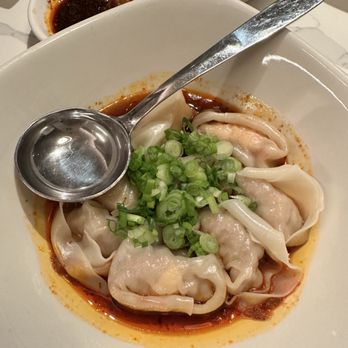 Din Tai Fung - Chicken Spicy Wontons (8 each) - Taiwanese Near Me - Bellevue, Washington Din Tai Fung - Chicken Spicy Wontons (8 each) - Taiwanese Near Me - Bellevue, Washington