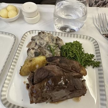 Singapore Airlines - Another braised beef dish - a bit dry (3 stars) - Airlines Near Me - San Francisco, California Singapore Airlines - Another braised beef dish - a bit dry (3 stars) - Airlines Near Me - San Francisco, California
