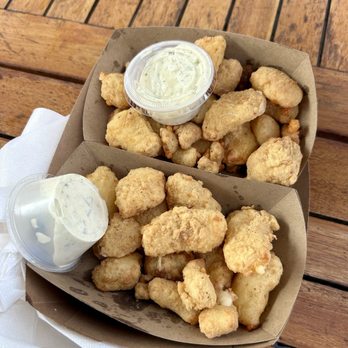 Lakefront Brewery - Cheese curds - Breweries Near Me - Milwaukee, Wisconsin Lakefront Brewery - Cheese curds - Breweries Near Me - Milwaukee, Wisconsin